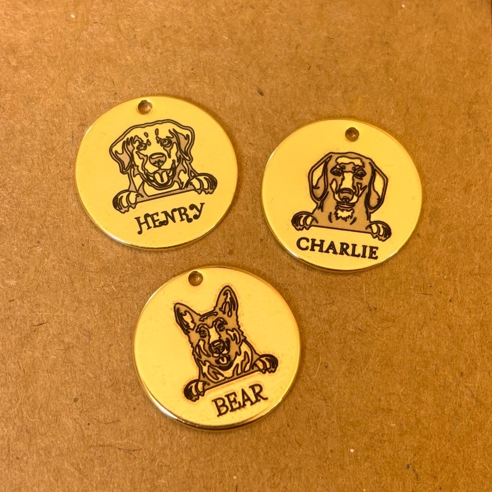 Adorable Customizable Pet “Peeking Dog” Necklace